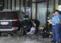 Car crashes into entrance at Manila airport, killing 2 folks together with a younger lady