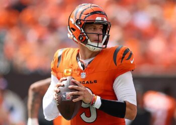 Bengals beat Jaguars in comeback win after Joe Burrow toe damage Bengals beat Jaguars in comeback win after Joe Burrow toe damage