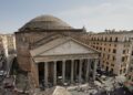Japanese vacationer falls from the Pantheon parapet and dies Japanese vacationer falls from the Pantheon parapet and dies