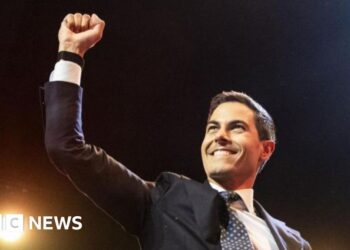 Dutch centrist liberals neck and neck in shut end with populist Wilders Dutch centrist liberals neck and neck in shut end with populist Wilders