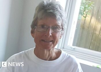 Daughter criticises Australia cruise operator after mom dies on island Daughter criticises Australia cruise operator after mom dies on island