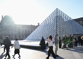 5 extra arrests in brazen Louvre crown jewels heist however gems nonetheless lacking, prosecutor says 5 extra arrests in brazen Louvre crown jewels heist however gems nonetheless lacking, prosecutor says