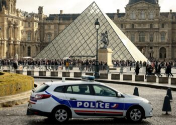 French officers arrest a number of suspects in Louvre crown jewel heist French officers arrest a number of suspects in Louvre crown jewel heist