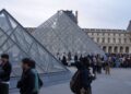 The Louvre reopens 3 days after French crown jewel heist The Louvre reopens 3 days after French crown jewel heist