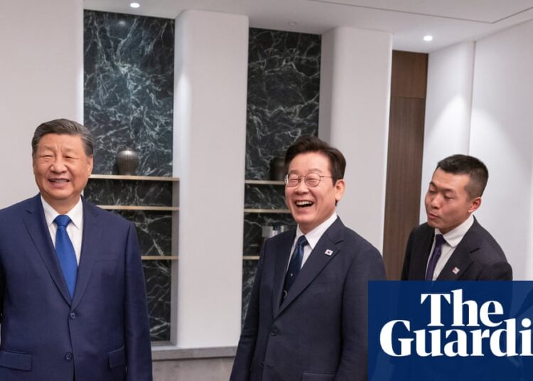 Xi Jinping cracks joke about spying with telephones given to South Korean president | Xi Jinping