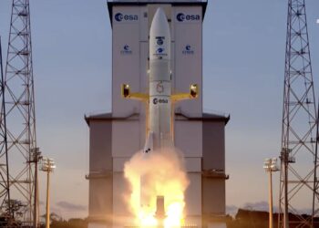 Europe’s highly effective Ariane 6 rocket launches Sentinel-1D Earth-observation satellite tv for pc to orbit (video) Europe’s highly effective Ariane 6 rocket launches Sentinel-1D Earth-observation satellite tv for pc to orbit (video)