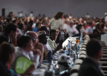 COP30 seals uneasy local weather deal that sidesteps fossil fuels COP30 seals uneasy local weather deal that sidesteps fossil fuels