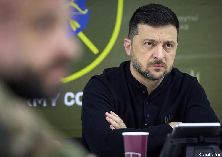 Ukraine declares power shake-up after corruption scandal – DW – 11/15/2025 Ukraine declares power shake-up after corruption scandal – DW – 11/15/2025