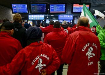 Belgium faces nationwide disruption as unions strike – DW – 11/24/2025