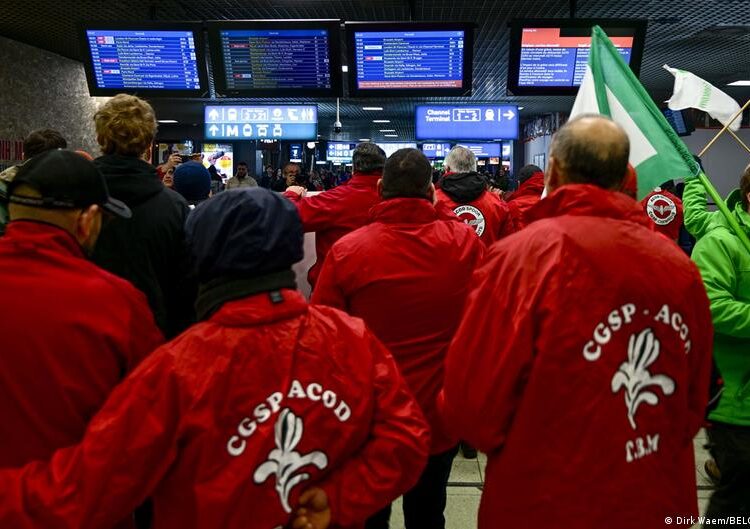 Belgium faces nationwide disruption as unions strike – DW – 11/24/2025