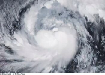 Philippines evacuates 100,000 folks as Fung-wong intensifies into tremendous storm
