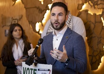 Dearborn mayor says mosque name to prayer complaints ‘not a problem’ Dearborn mayor says mosque name to prayer complaints ‘not a problem’