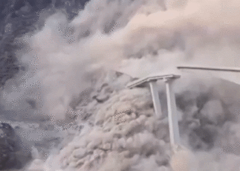 New Chinese language bridge collapses in Sichuan Province close to freeway building