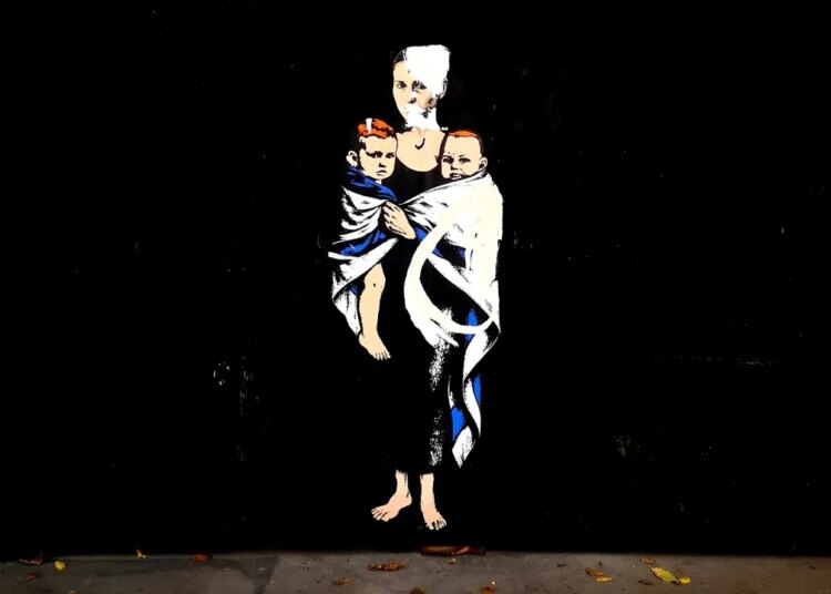 Face of Shiri Bibas unrecognizable, Star of David eliminated in memorial mural