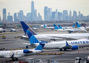 Fox Information Politics E-newsletter: Charts present shutdown airport disruption