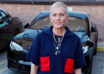 Nicole Eggert grateful for well being after breast most cancers this Thanksgiving