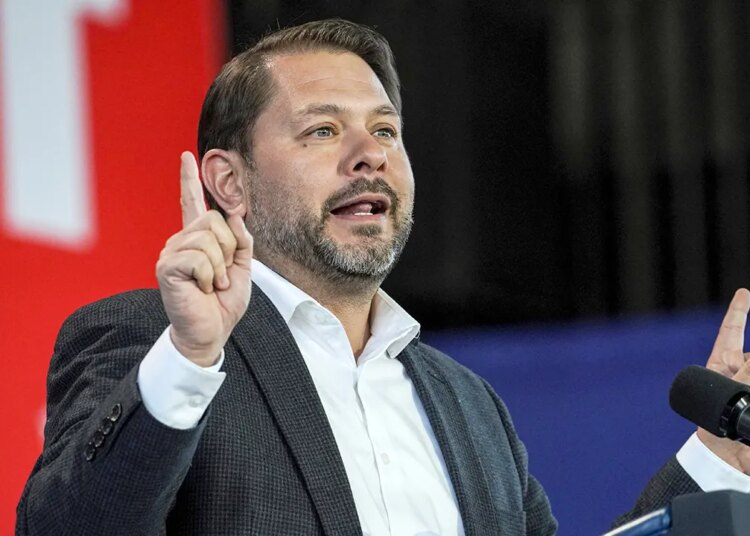 Gallego warns army of penalties over potential Kelly court-martial