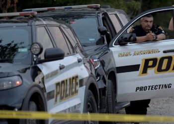 Three staff fatally shot at Texas panorama enterprise, suspect discovered: police Three staff fatally shot at Texas panorama enterprise, suspect discovered: police