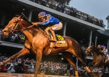 Final two Kentucky Derby winners scratched from Breeders Cup