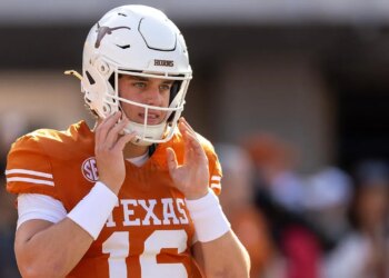 Arch Manning makes Texas Longhorns historical past in win