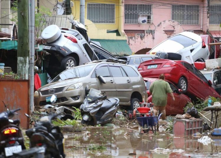 Storm Kalmaegi leaves at the least 26 lifeless in Philippines, with survivors trapped on roofs and in vehicles Storm Kalmaegi leaves at the least 26 lifeless in Philippines, with survivors trapped on roofs and in vehicles