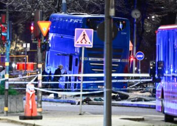 Bus crashes right into a bus cease in Stockholm and kills 3 individuals Bus crashes right into a bus cease in Stockholm and kills 3 individuals