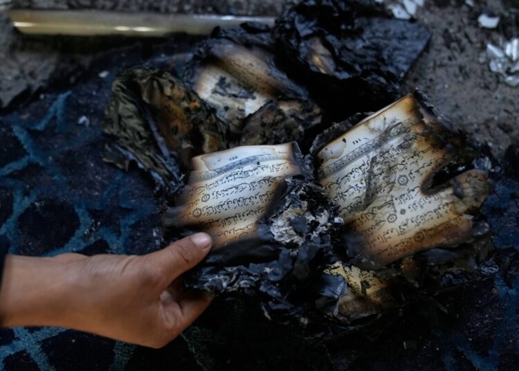 Israeli settlers torch a mosque and scrawl hateful messages after condemnation from navy leaders Israeli settlers torch a mosque and scrawl hateful messages after condemnation from navy leaders