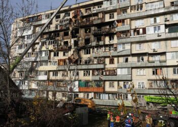 Russian assault kills 5 in Kyiv