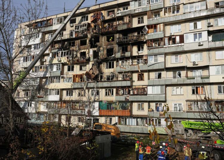 Russian assault kills 5 in Kyiv