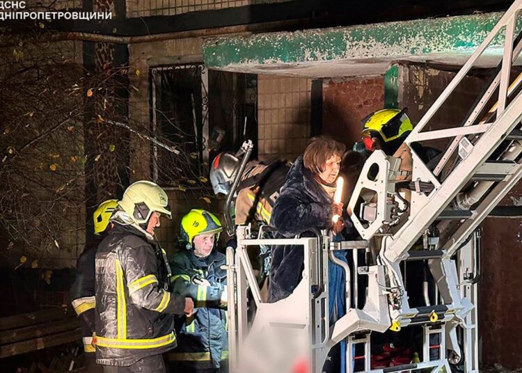 Russian drones hit tower block and vitality websites in Ukraine, killing 4