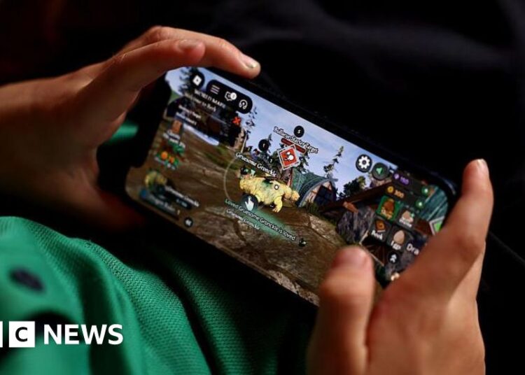 Russia bans Roblox over issues about security and extremist content material Russia bans Roblox over issues about security and extremist content material