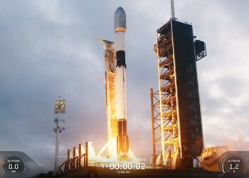 Blastoff! SpaceX launches Starlink batch on Falcon 9 rocket's document thirty second re-flight