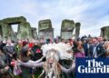 ‘I really feel particular, in my coronary heart’: 1000’s collect at Stonehenge for winter solstice | Stonehenge