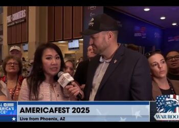 Wendy Huang For Congress Struggle Room with Steve Bannon