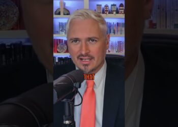 Kyle Kulinski Wonders How Steve Bannon Can Name Himself A Populist #shorts