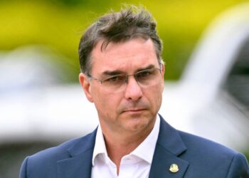 Bolsonaro’s eldest son says he’ll run for Brazil presidency in 2026 Bolsonaro’s eldest son says he’ll run for Brazil presidency in 2026