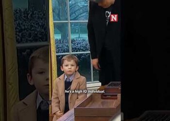 Elon Musk’s Son ‘X’ Makes Oval Workplace Look