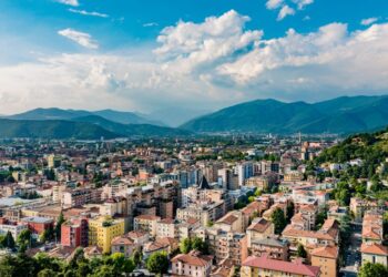 I Divorced and Left the US at 57 to Retire in Europe: Execs and Cons I Divorced and Left the US at 57 to Retire in Europe: Execs and Cons