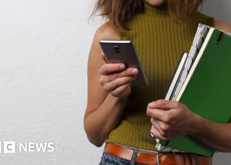 Essay dishonest at universities an ‘open secret’ regardless of new legislation