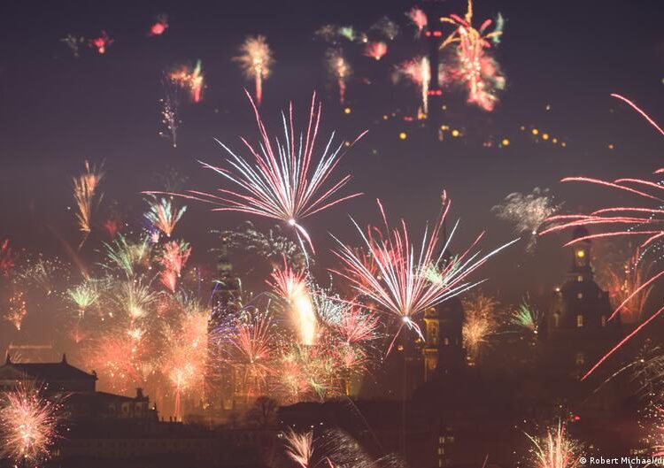 Nearly half of all Germans desire a ban on fireworks – DW – 12/30/2025