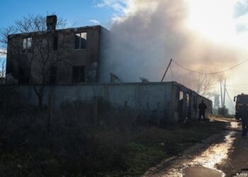 Russian strikes minimize energy to hundreds – DW – 12/13/2025 Russian strikes minimize energy to hundreds – DW – 12/13/2025