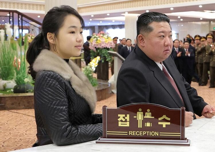 North Korea’s Kim Jong Un, daughter open luxurious resort – DW – 12/23/2025