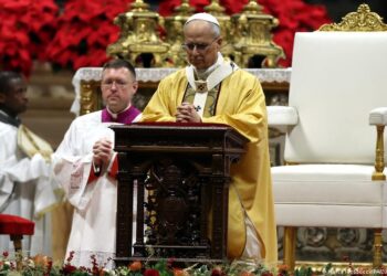 Pope Leo decries ‘distorted econmoy’ in first Christmas Mass – DW – 12/25/2025