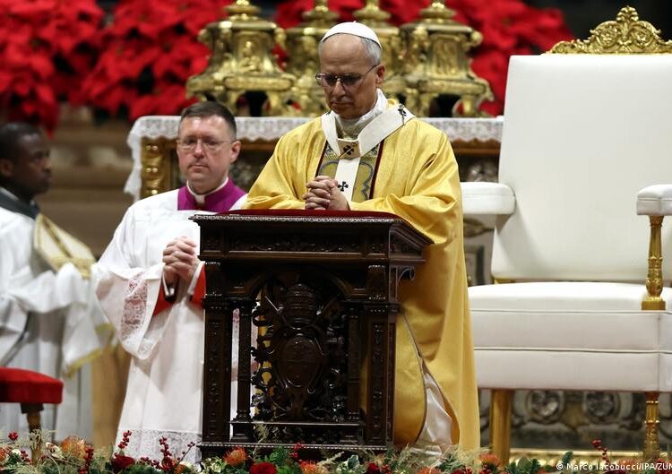 Pope Leo decries ‘distorted econmoy’ in first Christmas Mass – DW – 12/25/2025