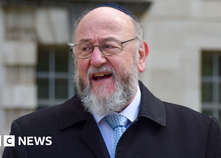Chief rabbi’s cousin hid for 15 ‘terrifying’ minutes Chief rabbi’s cousin hid for 15 ‘terrifying’ minutes