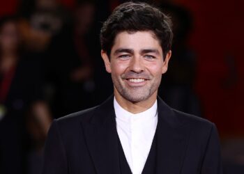Adrian Grenier defends farmers towards woke liberal school youngsters criticism Adrian Grenier defends farmers towards woke liberal school youngsters criticism