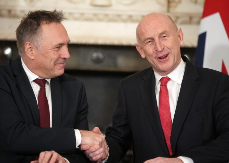 U.Ok. and Norway signal pact to “hunt Russian submarines” in North Atlantic U.Ok. and Norway signal pact to “hunt Russian submarines” in North Atlantic