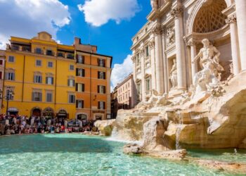 Rome introduces vacationer price for some Trevi fountain guests
