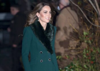 Christmas carol service: Kate Middleton piano duet with Princess Charlotte Christmas carol service: Kate Middleton piano duet with Princess Charlotte