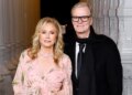 Kathy Hilton’s husband confronts burglars with shotgun throughout break-in Kathy Hilton’s husband confronts burglars with shotgun throughout break-in